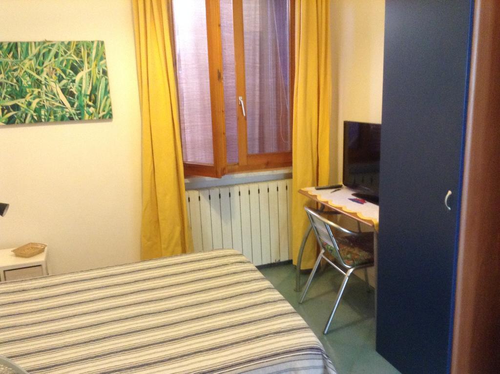 Casa Fornaciari Bed & Breakfast Viareggio Bagian luar foto